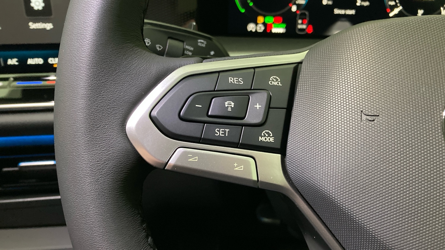 Used Volkswagen Touran 2025 for sale - 77749525: Photo 17