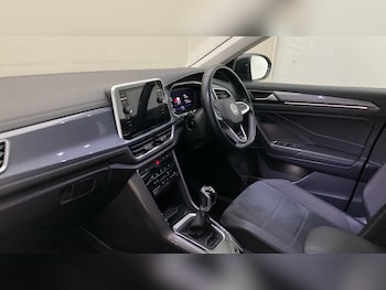Used Volkswagen T-Roc 2023 for sale - 79369106: Photo
