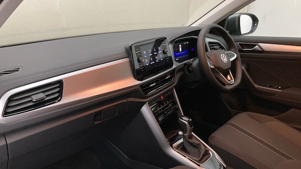 Used Volkswagen T-Roc 2025 for sale - 76299245: Photo 2