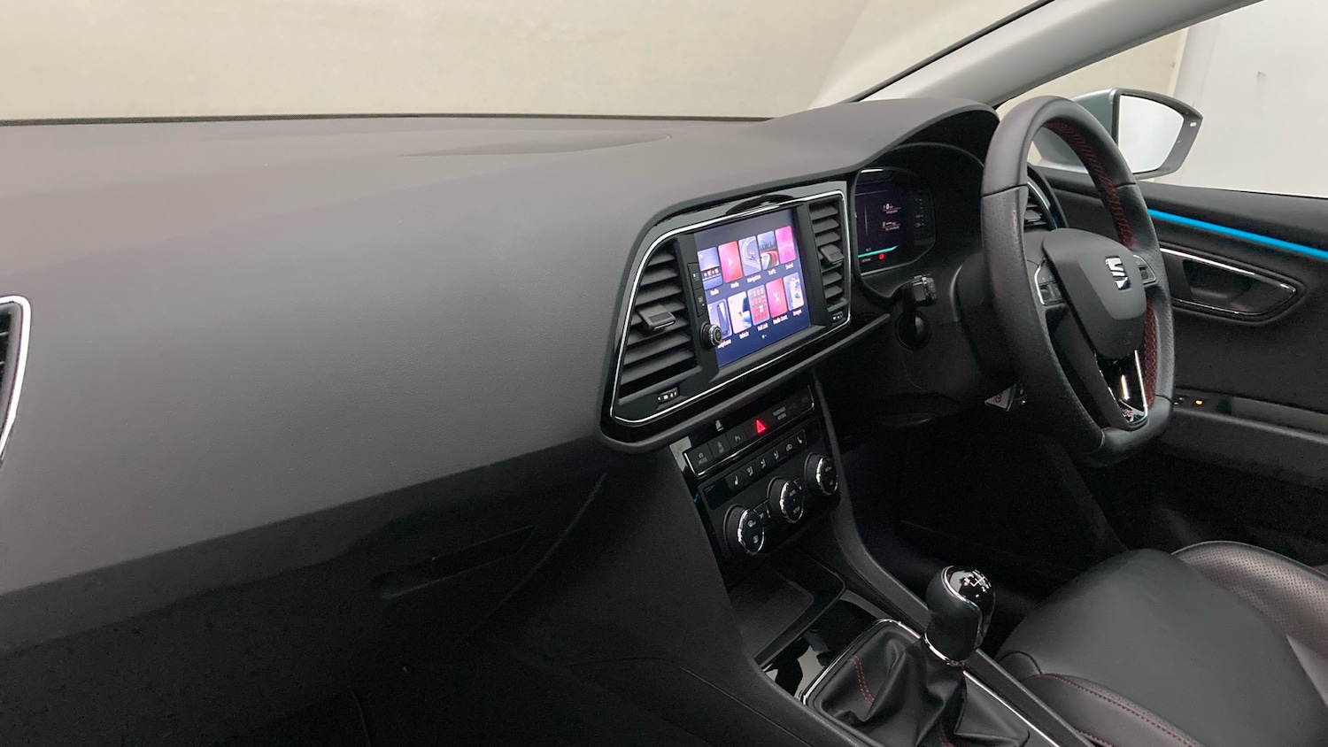 Used SEAT Leon 2019 for sale - 77616093: Photo 2