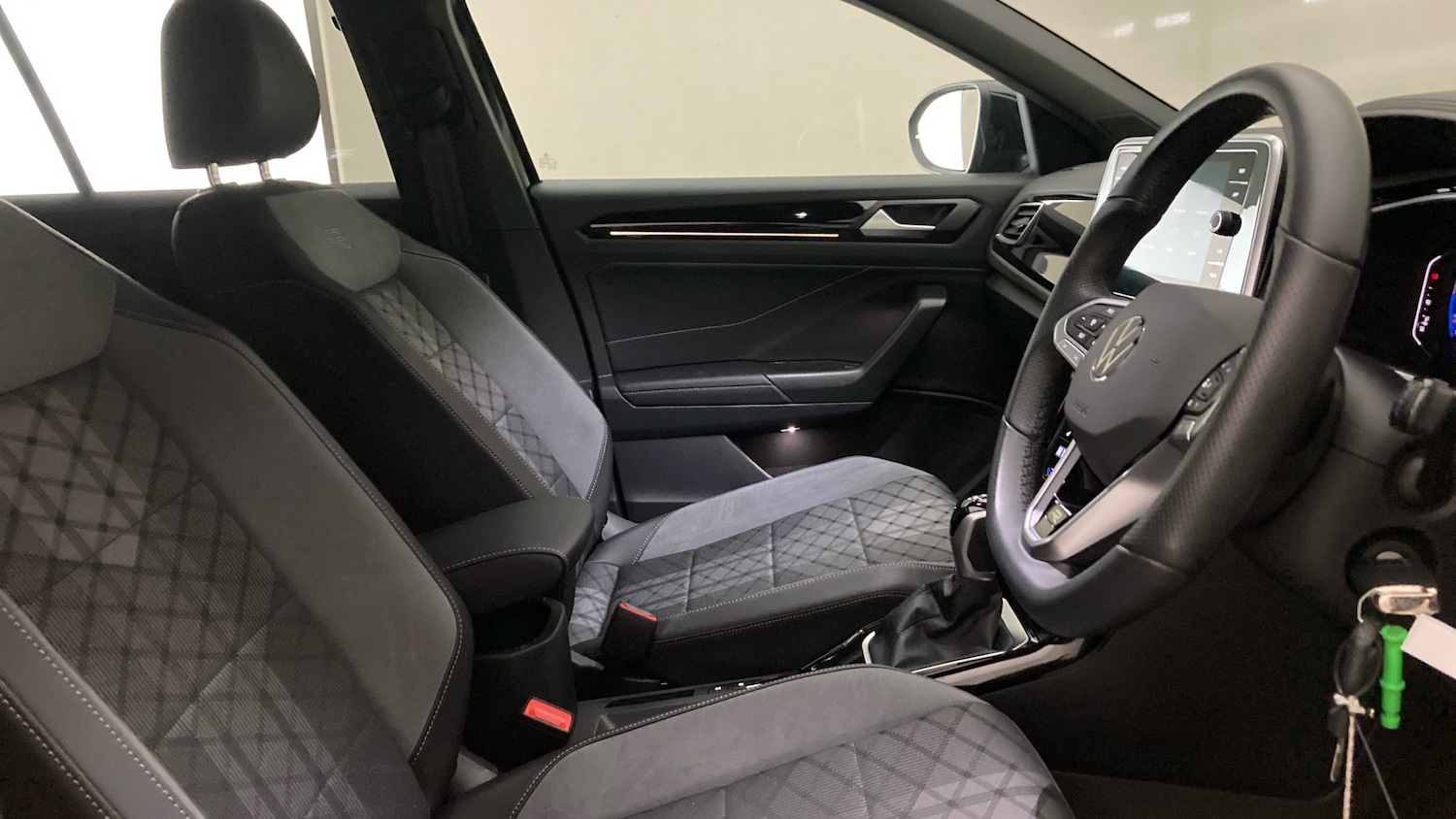 Used Volkswagen T-Roc 2025 for sale - 77802262: Photo 15