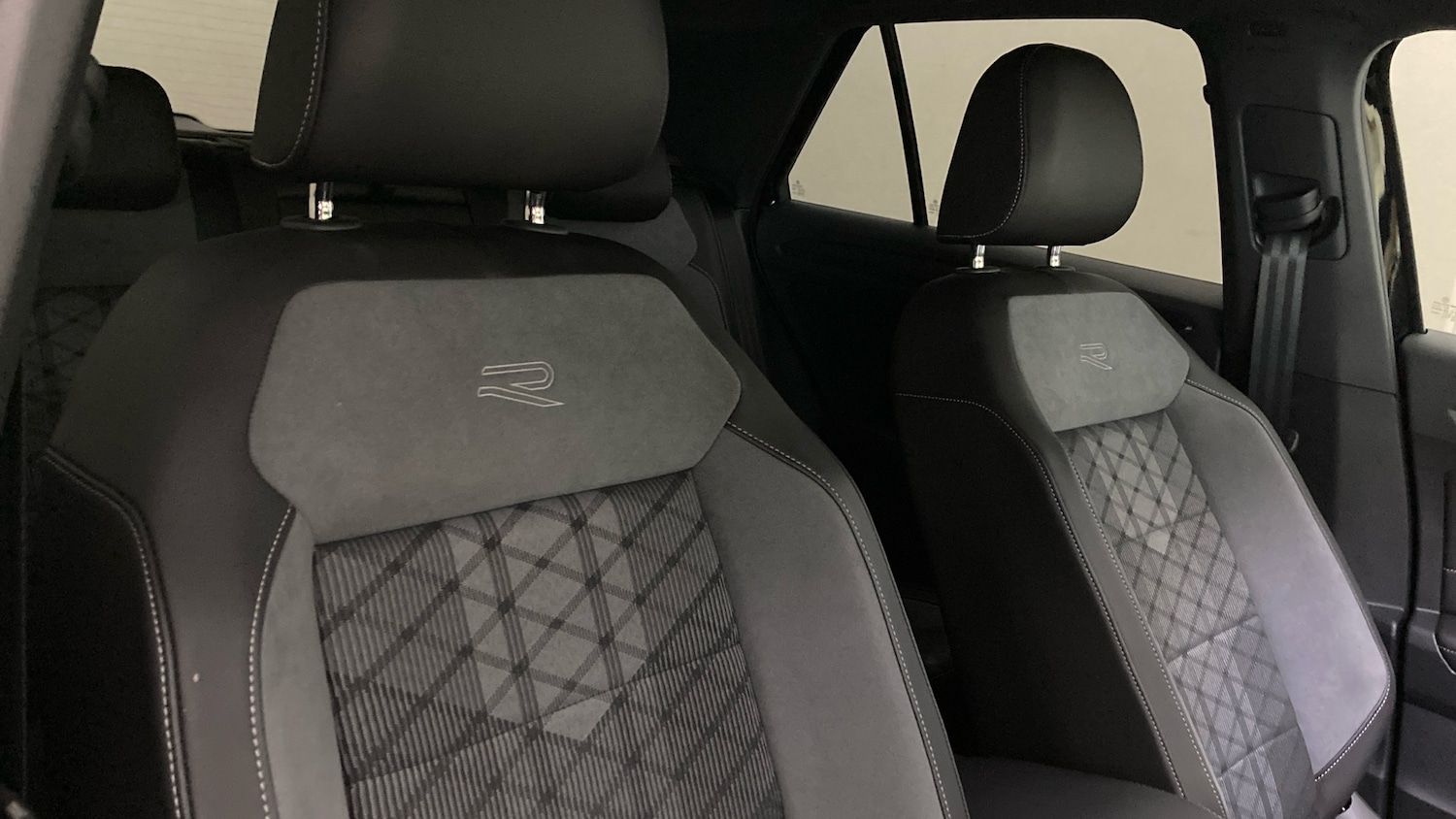 Used Volkswagen T-Roc 2025 for sale - 77802262: Photo 33