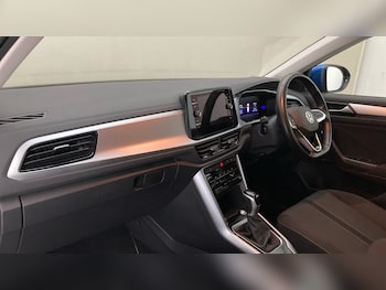 Used Volkswagen T-Roc 2023 for sale - 76720392: Photo