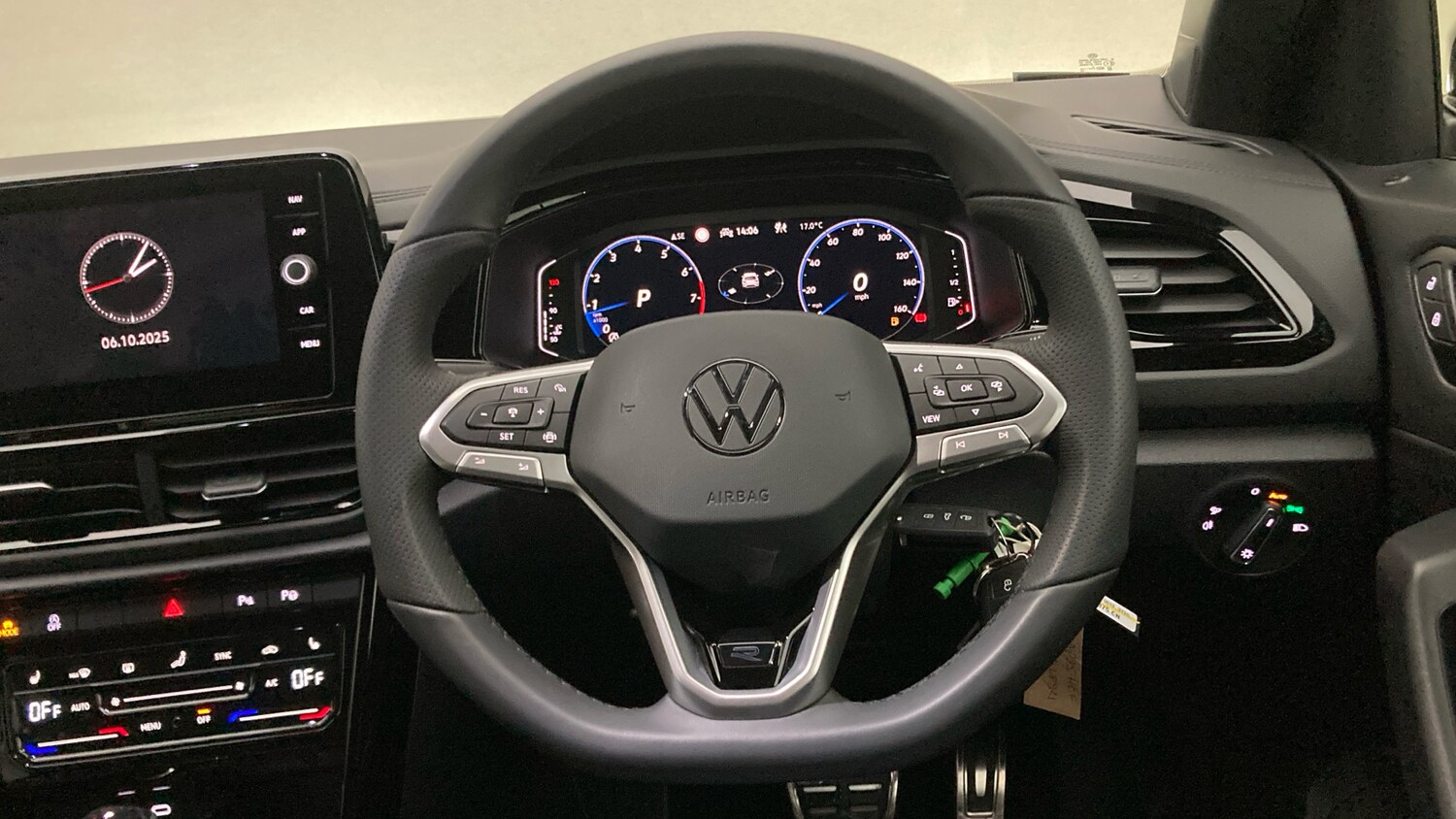 Used Volkswagen T-Roc 2025 for sale - 76263190: Photo 10