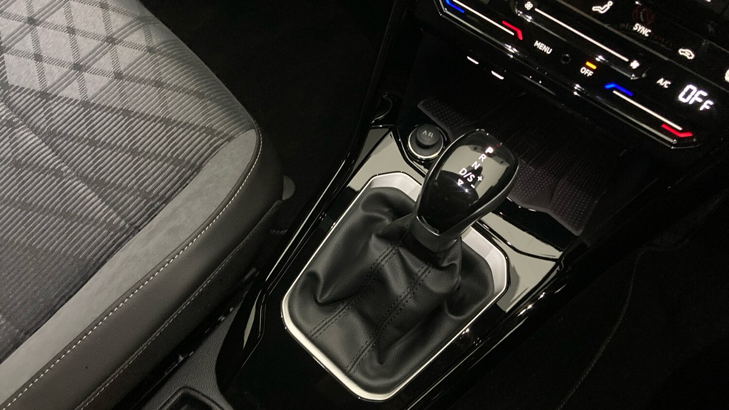 Used Volkswagen T-Roc 2025 for sale - 76263190: Photo 14