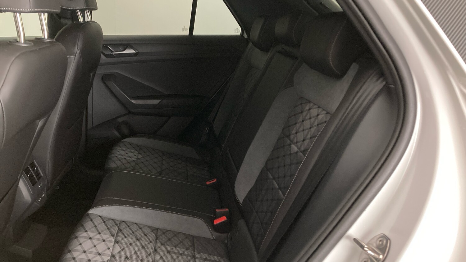 Used Volkswagen T-Roc 2025 for sale - 76263190: Photo 16