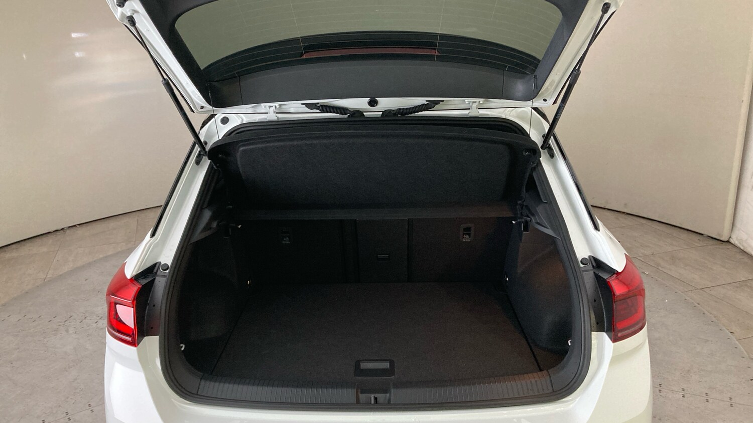 Used Volkswagen T-Roc 2025 for sale - 76263190: Photo 20