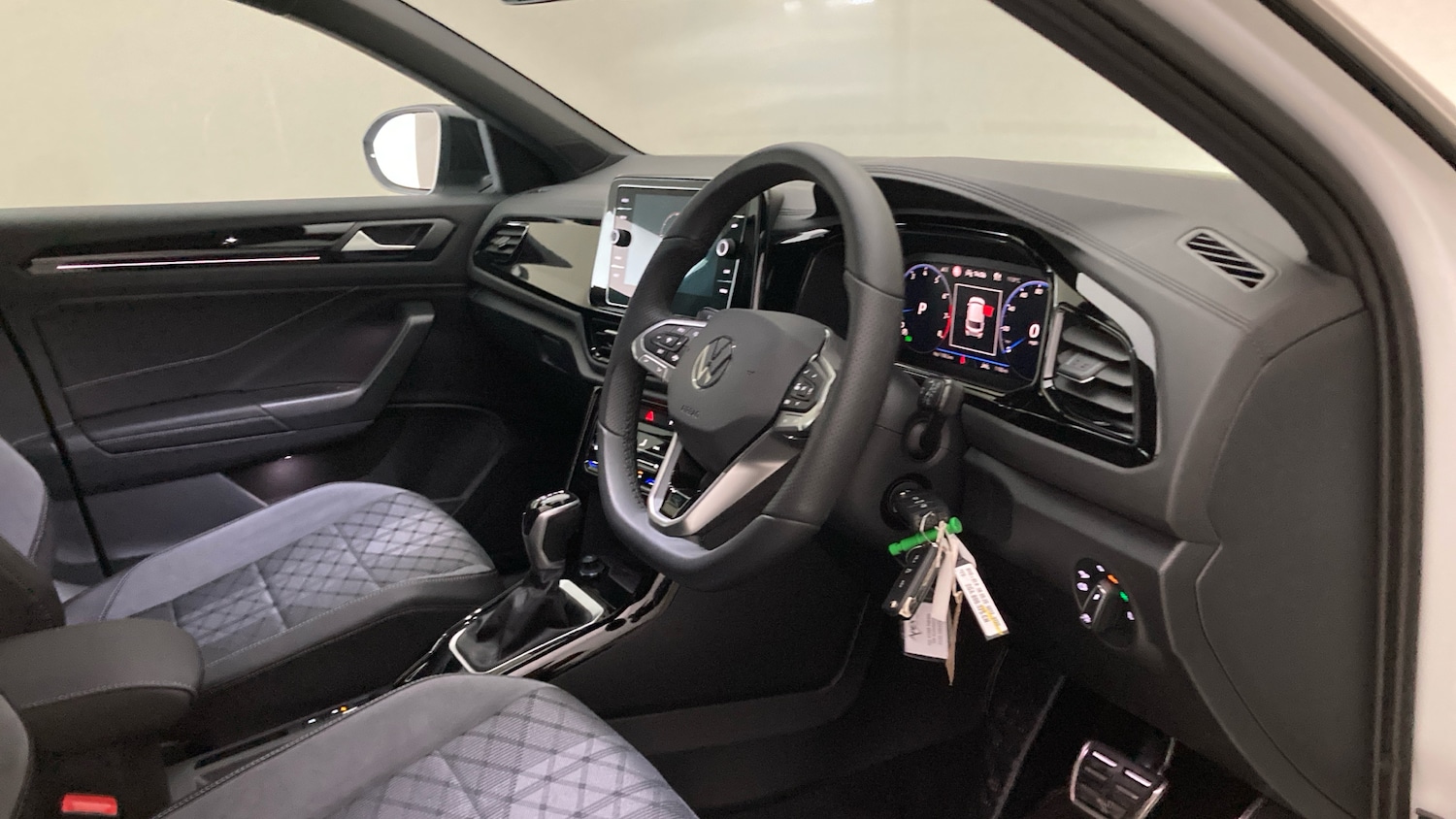 Used Volkswagen T-Roc 2025 for sale - 76263190: Photo 6