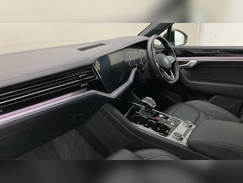 Used Volkswagen Touareg 2023 for sale - 79340404: Photo
