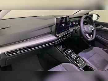 Used Volkswagen Golf 2025 for sale - 77676973: Photo