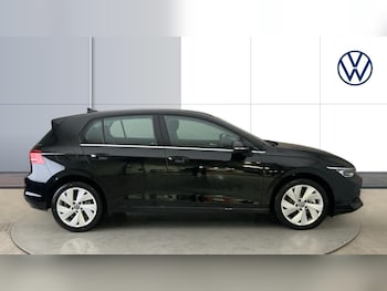 Used Volkswagen Golf 2025 for sale - 77676973: Photo