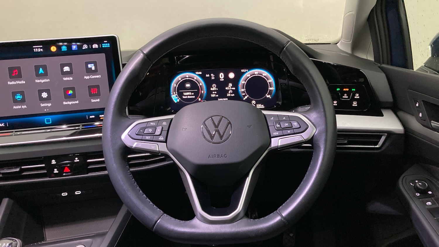 Used Volkswagen Golf 2024 for sale - 76198073: Photo 10
