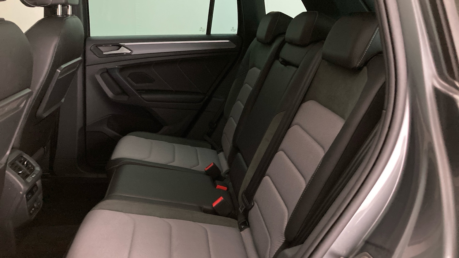 Used Volkswagen Tiguan 2018 for sale - 77026021: Photo 16