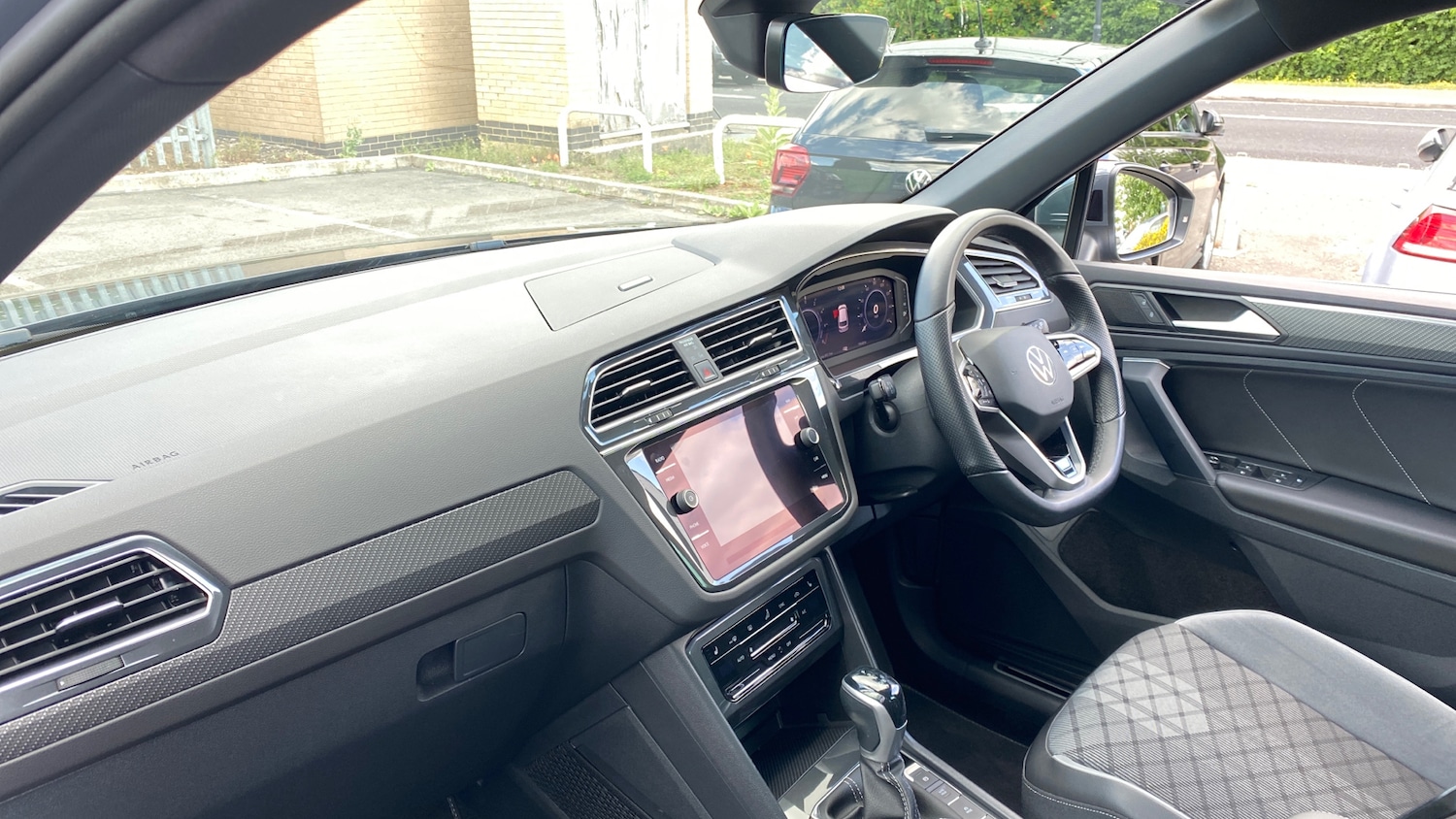 Used Volkswagen Tiguan 2023 for sale - 76687066: Photo 2