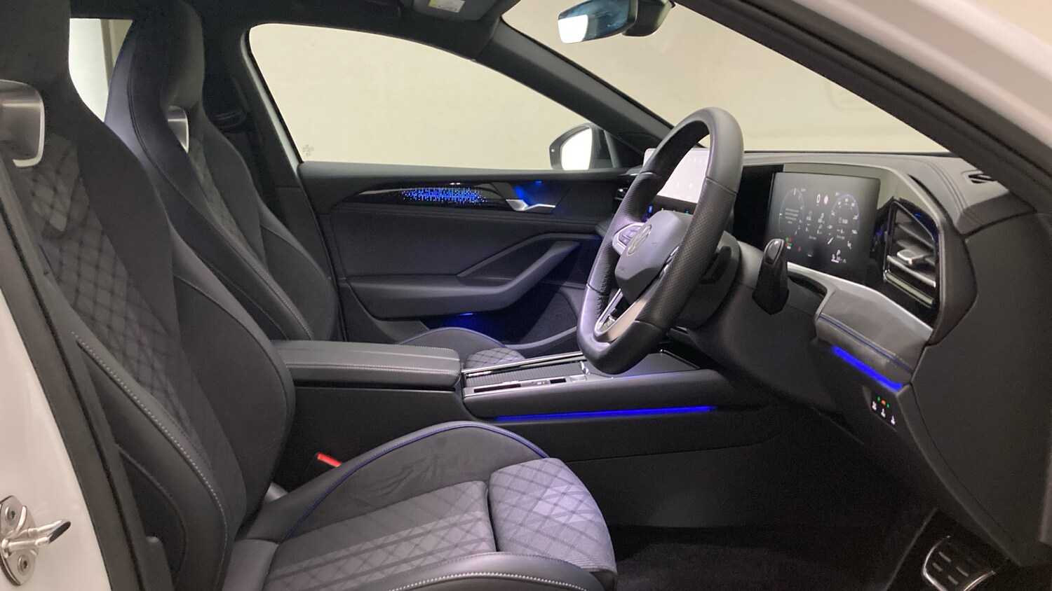 Used Volkswagen Passat 2025 for sale - 77487035: Photo 15