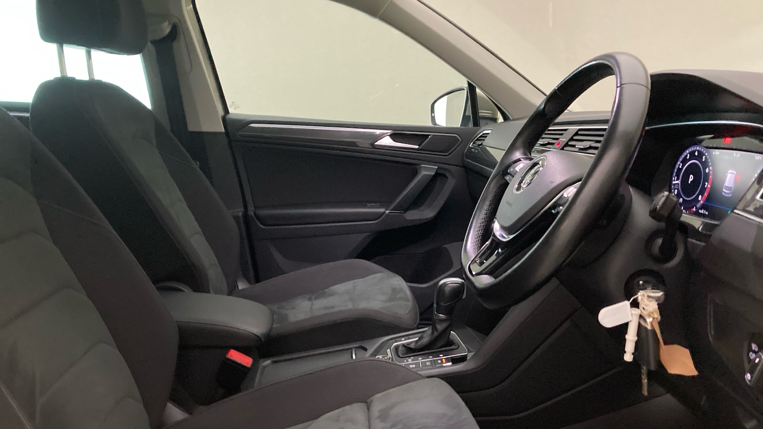 Used Volkswagen Tiguan 2016 for sale - 77605141: Photo 15