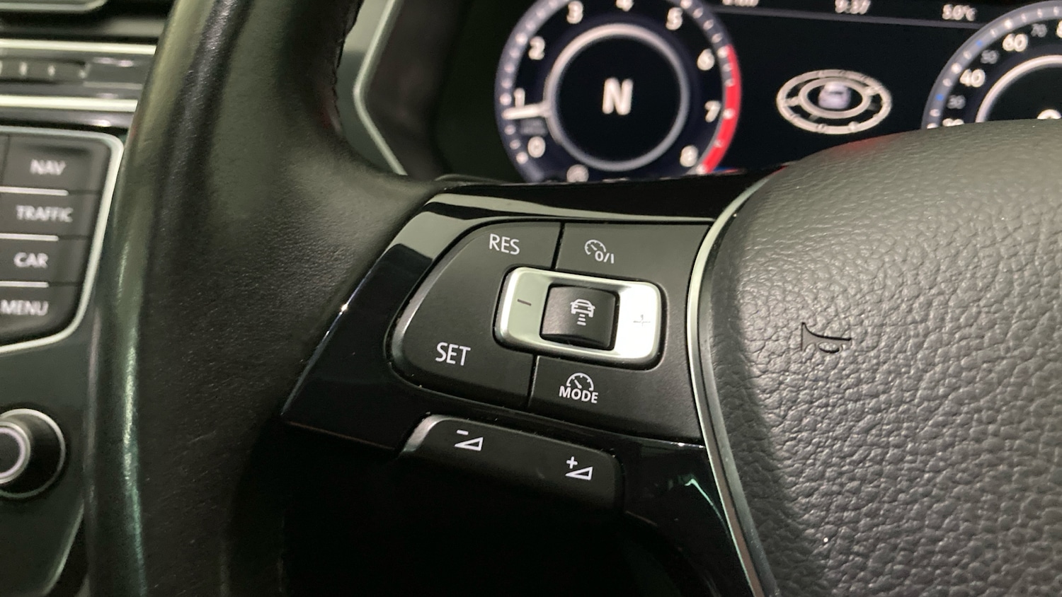 Used Volkswagen Tiguan 2016 for sale - 77605141: Photo 17