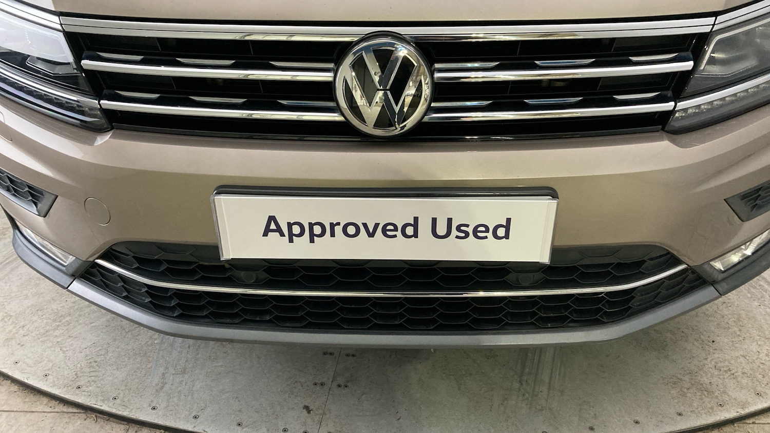 Used Volkswagen Tiguan 2016 for sale - 77605141: Photo 38