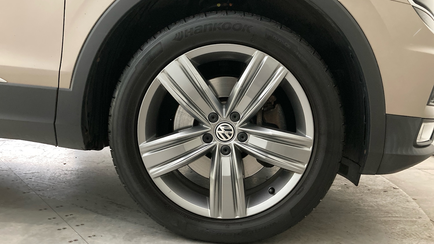 Used Volkswagen Tiguan 2016 for sale - 77605141: Photo 5