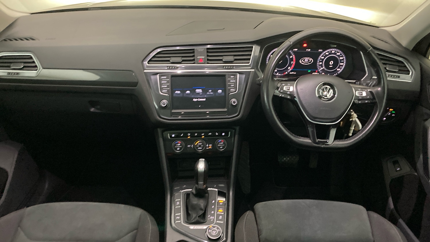 Used Volkswagen Tiguan 2016 for sale - 77605141: Photo 9