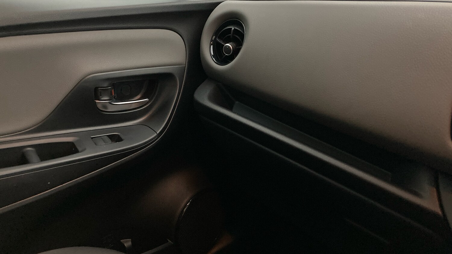 Used Toyota Yaris 2018 for sale - 78106171: Photo 27