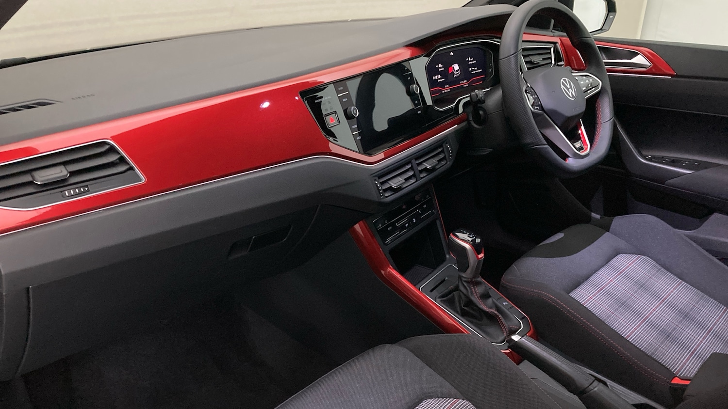 Used Volkswagen Polo 2022 for sale - 76637594: Photo 2