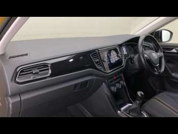 Used Volkswagen T-Roc 2019 for sale - 75282992: Photo