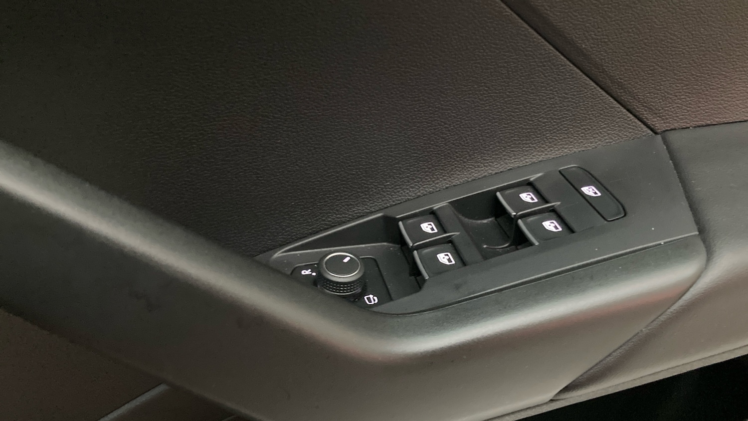 Used Volkswagen T-Cross 2023 for sale - 76531310: Photo 31