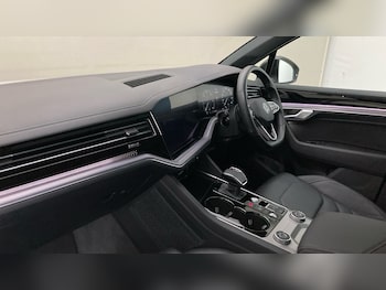 Used Volkswagen Touareg 2023 for sale - 79491193: Photo