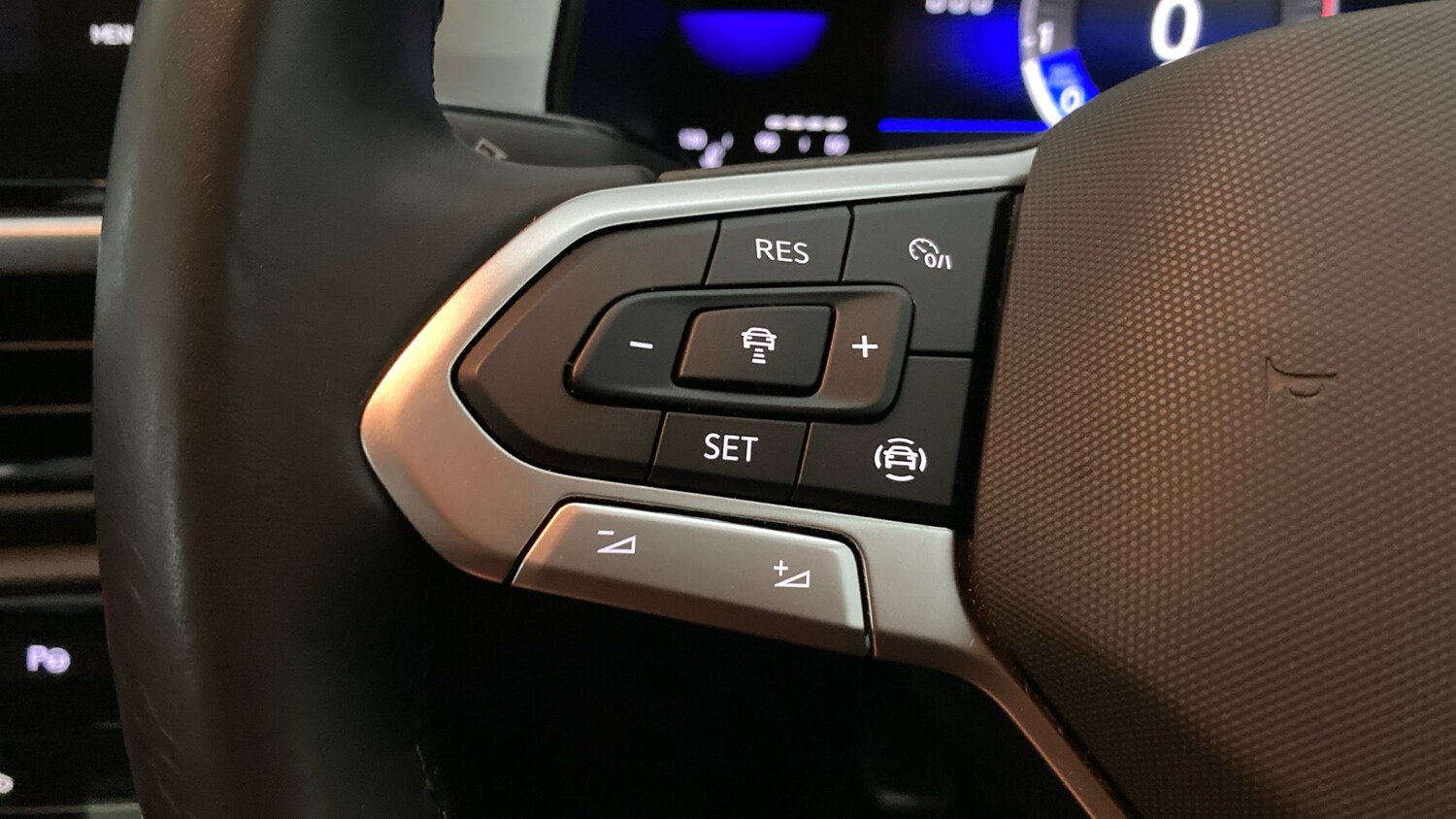 Used Volkswagen T-Roc 2023 for sale - 78092576: Photo 17