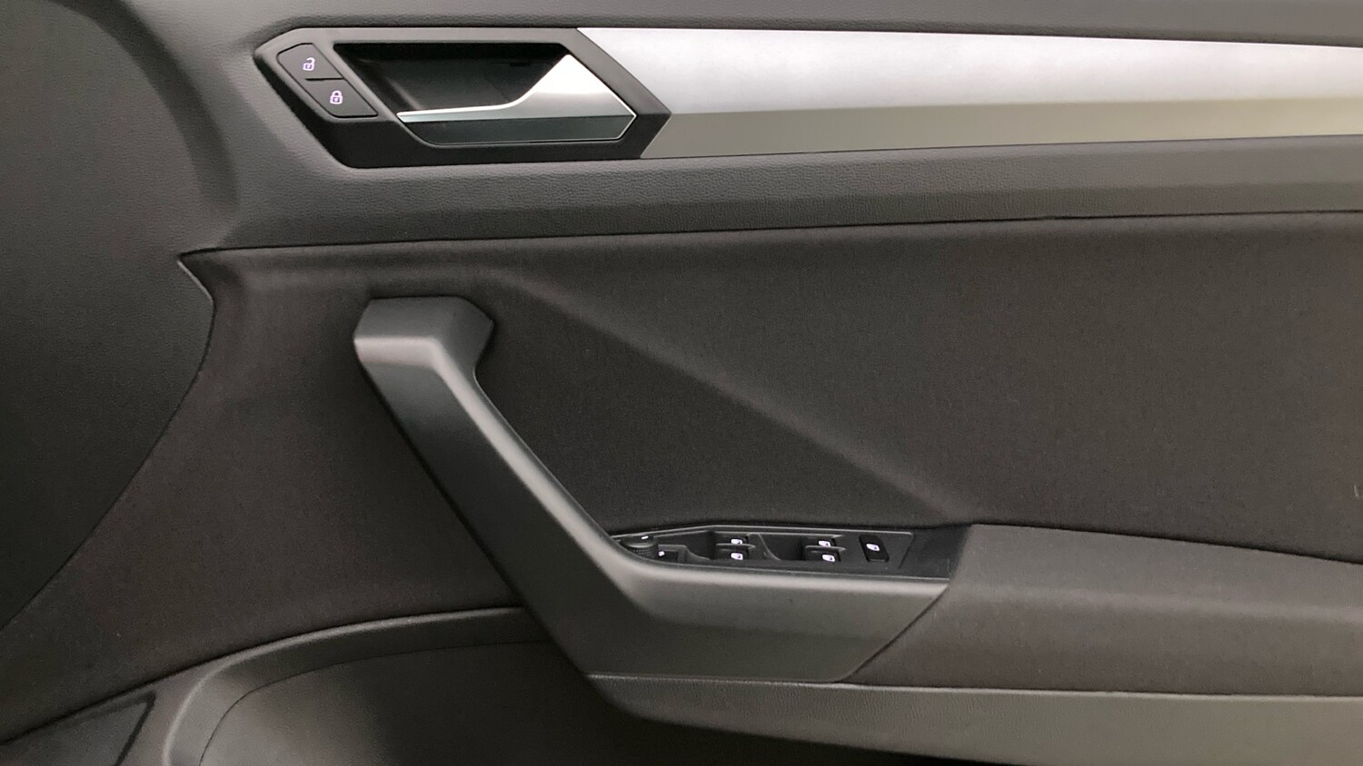 Used Volkswagen T-Roc 2023 for sale - 78092576: Photo 19