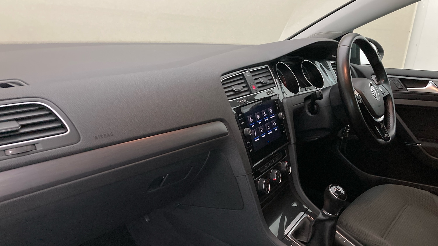 Used Volkswagen Golf 2019 for sale - 77592634: Photo 2