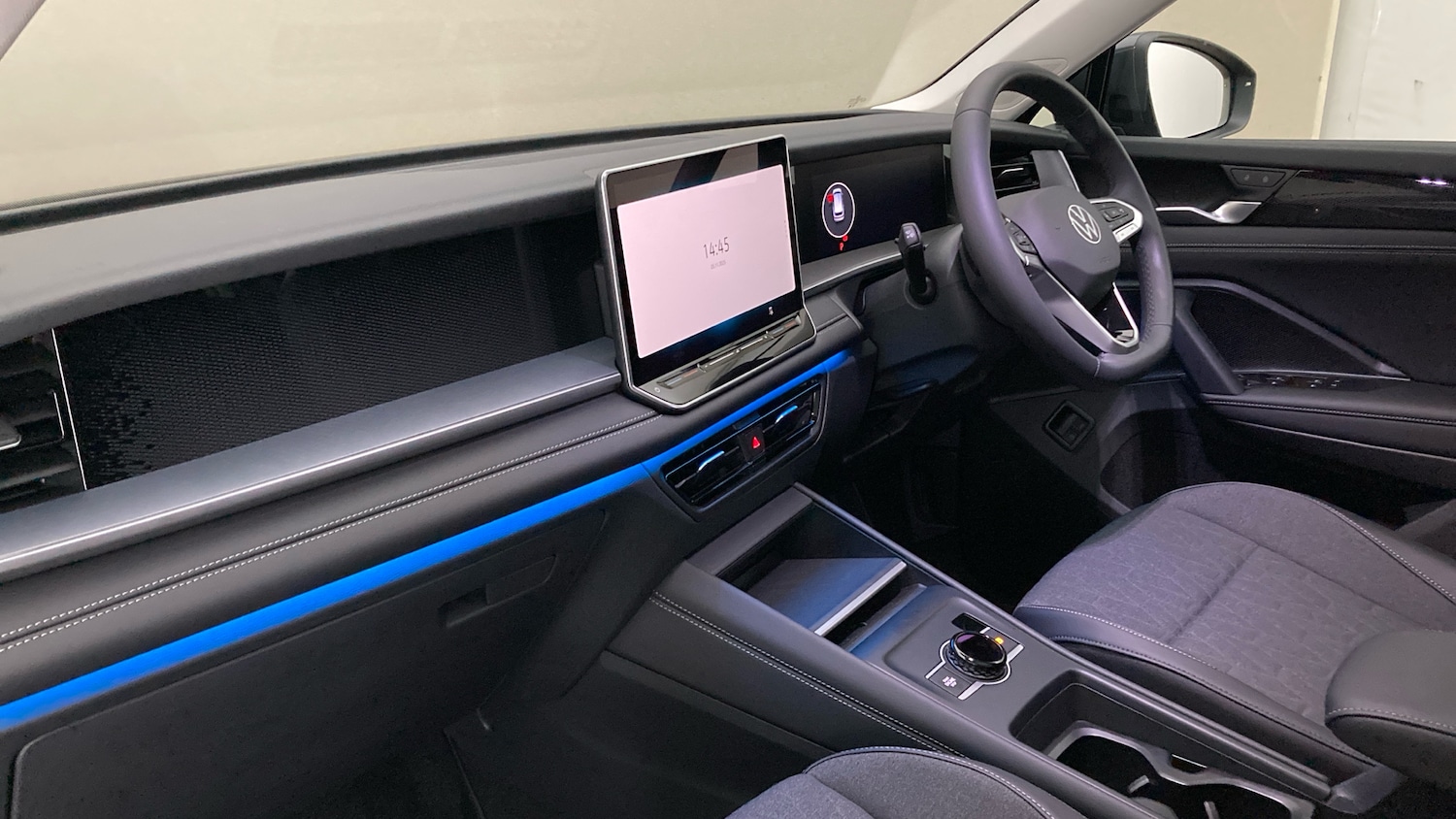 Used Volkswagen Touran 2025 for sale - 77370498: Photo 2