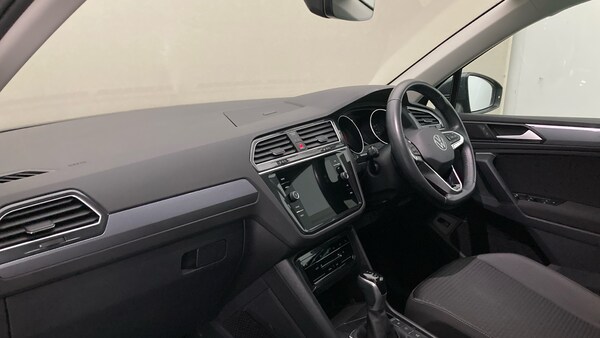 Used Volkswagen Tiguan 2022 for sale - 76164417: Photo 2