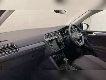 Used Volkswagen Tiguan 2022 for sale - 76164417: Photo 2