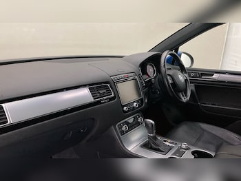 Used Volkswagen Touareg 2016 for sale - 78329307: Photo