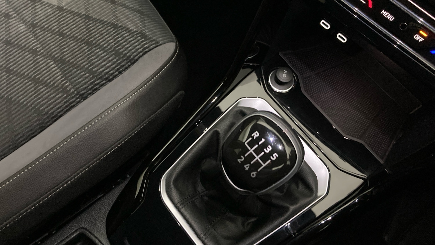 Used Volkswagen T-Roc 2023 for sale - 77653507: Photo 14