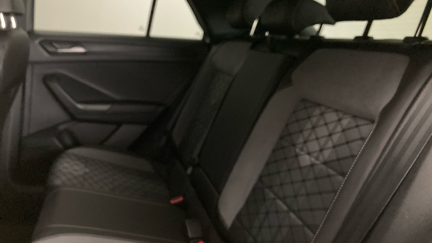 Used Volkswagen T-Roc 2023 for sale - 77653507: Photo 16