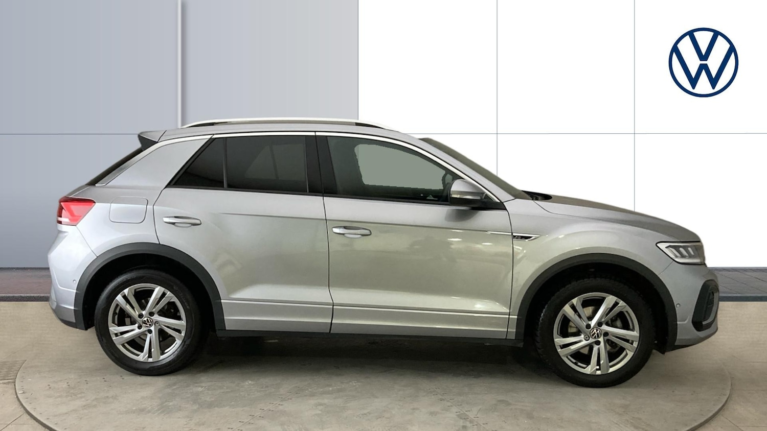 Used Volkswagen T-Roc 2023 for sale - 77653507: Photo 4