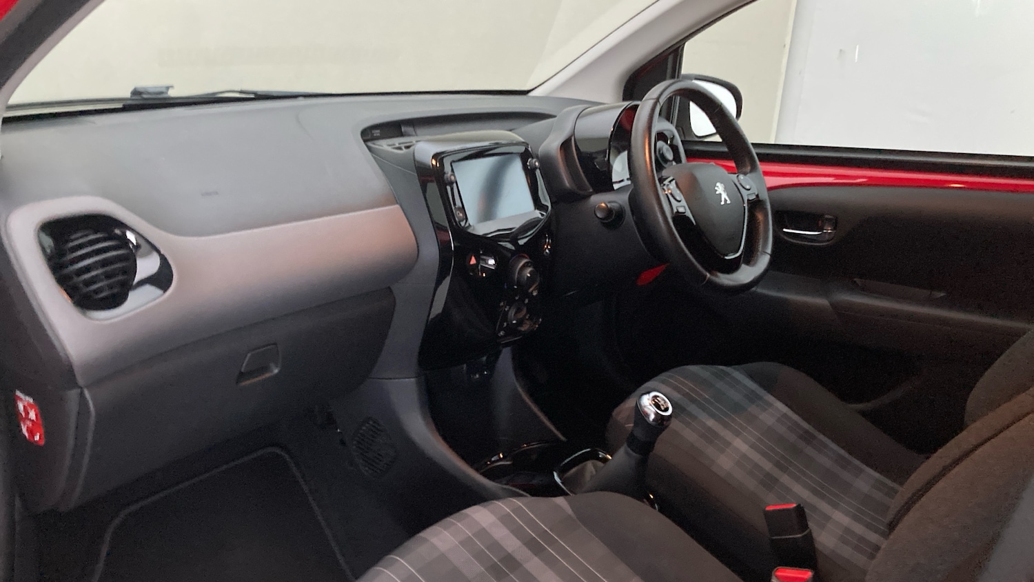 Used Peugeot 108 2020 for sale - 76368974: Photo 2