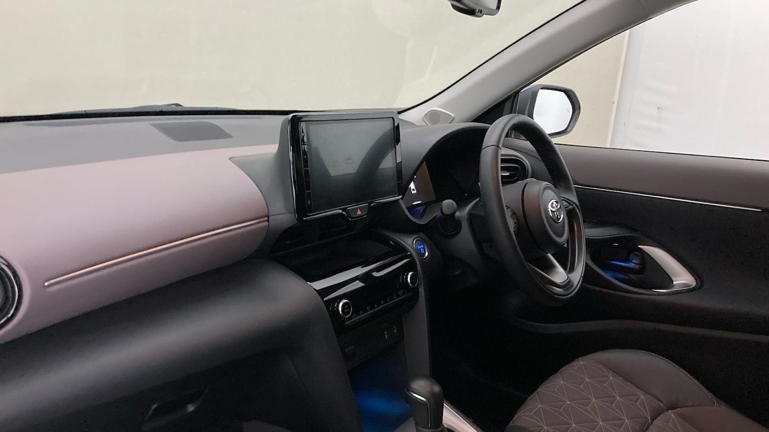 Used Toyota Yaris Cross 2023 for sale - 78149844: Photo 2