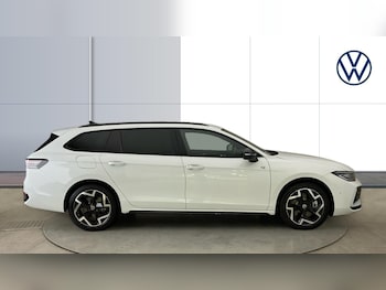 Used Volkswagen Passat 2025 for sale - 75712868: Photo