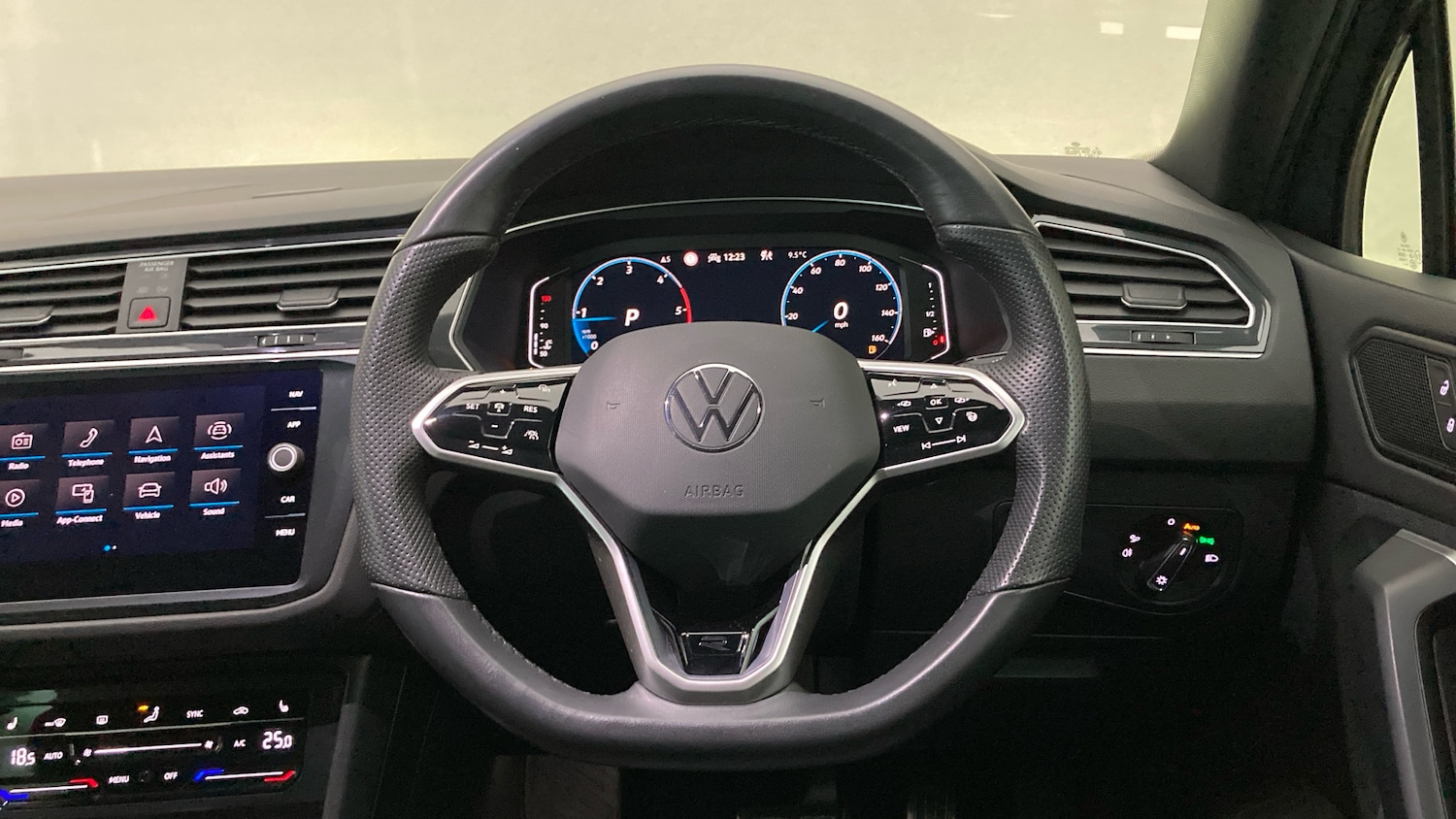 Used Volkswagen Tiguan 2021 for sale - 77935145: Photo 10