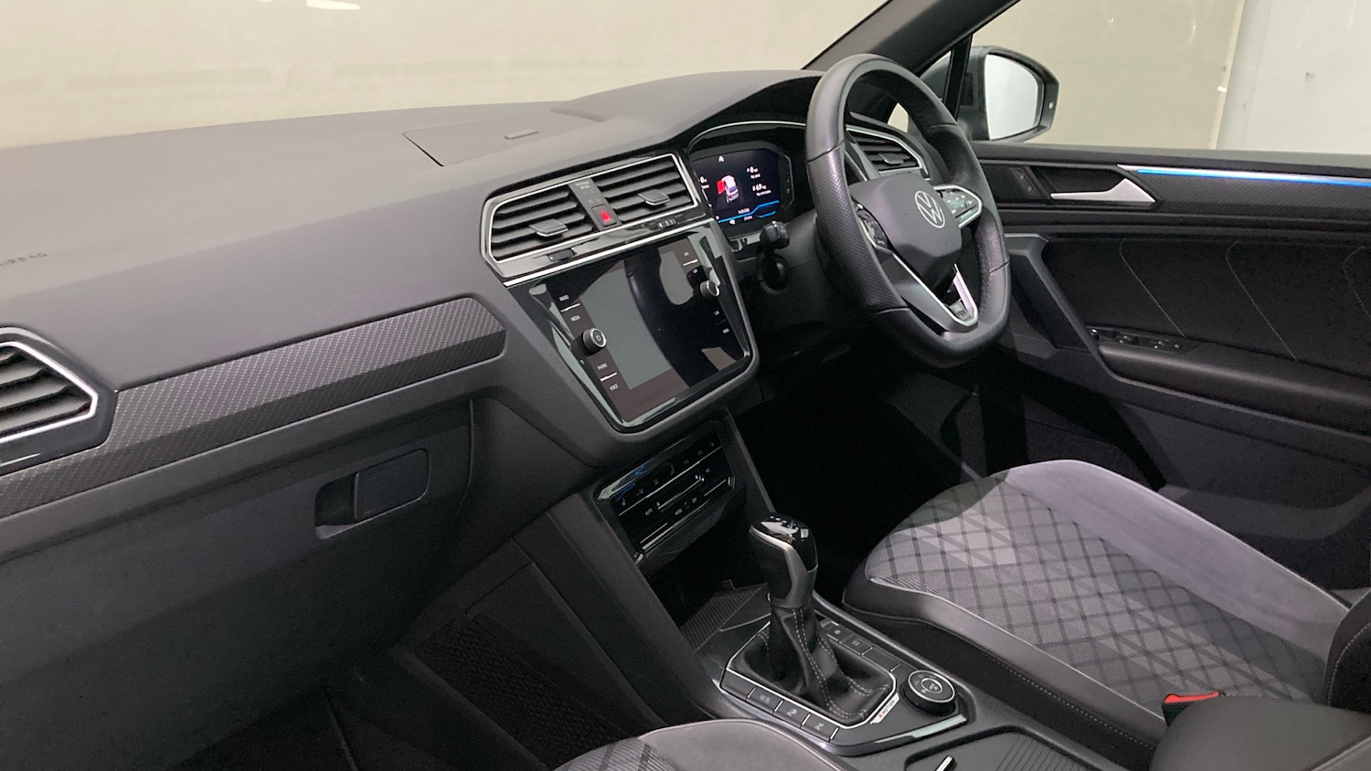 Used Volkswagen Tiguan 2021 for sale - 77935145: Photo 2