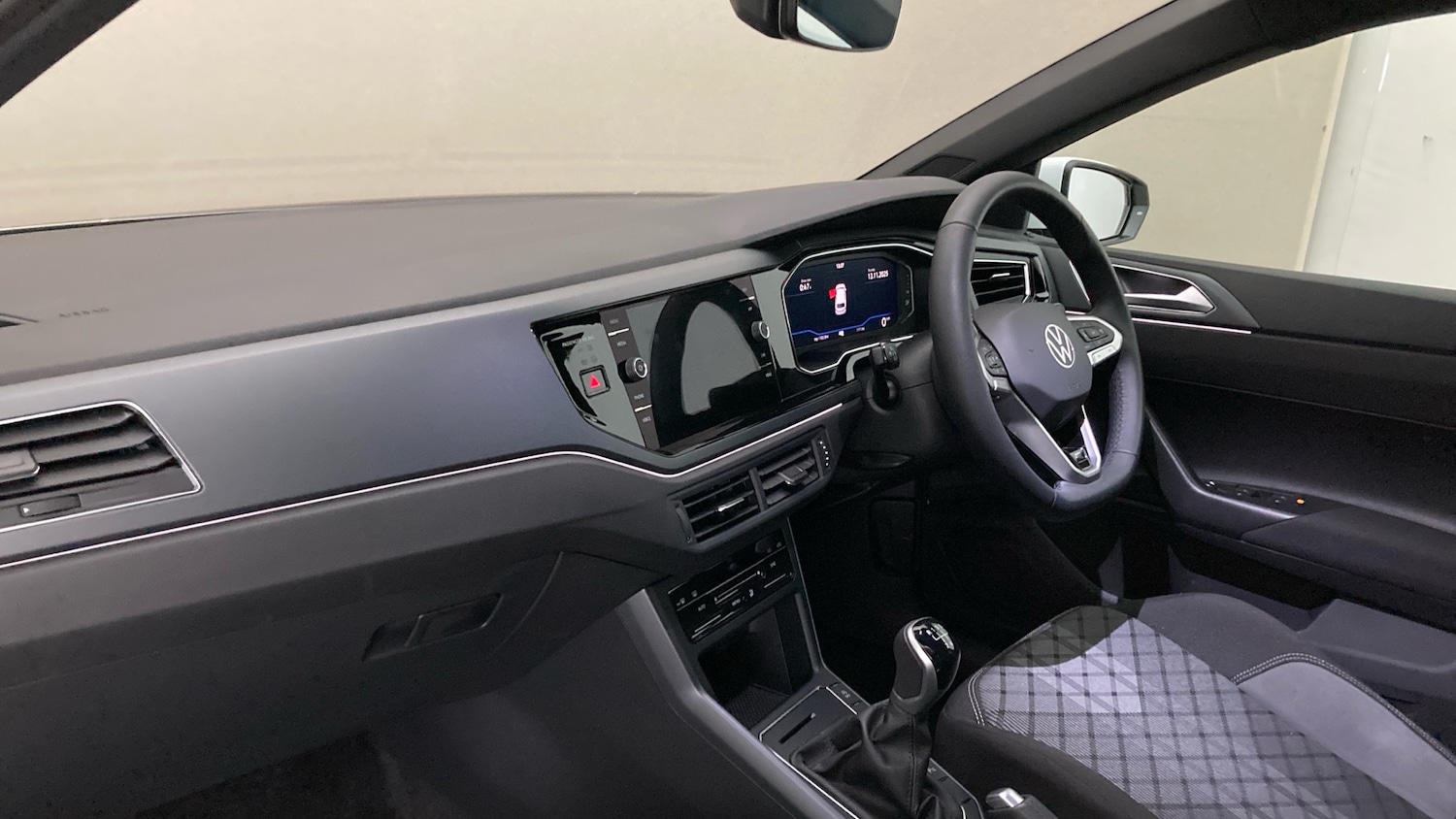 Used Volkswagen Polo 2025 for sale - 76611530: Photo 2