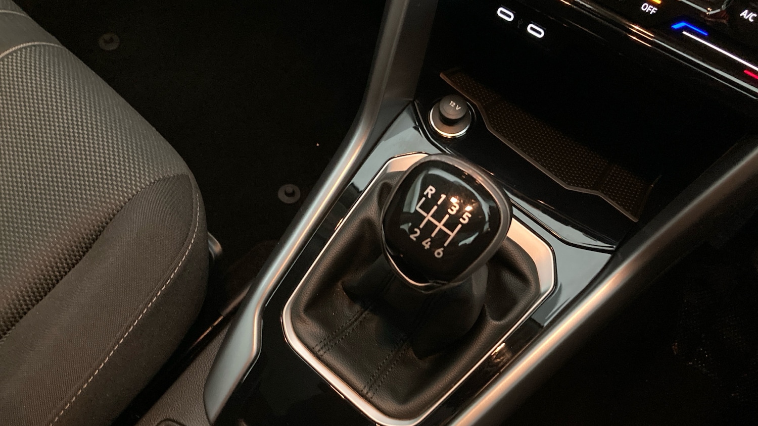 Used Volkswagen T-Roc 2023 for sale - 77691462: Photo 14