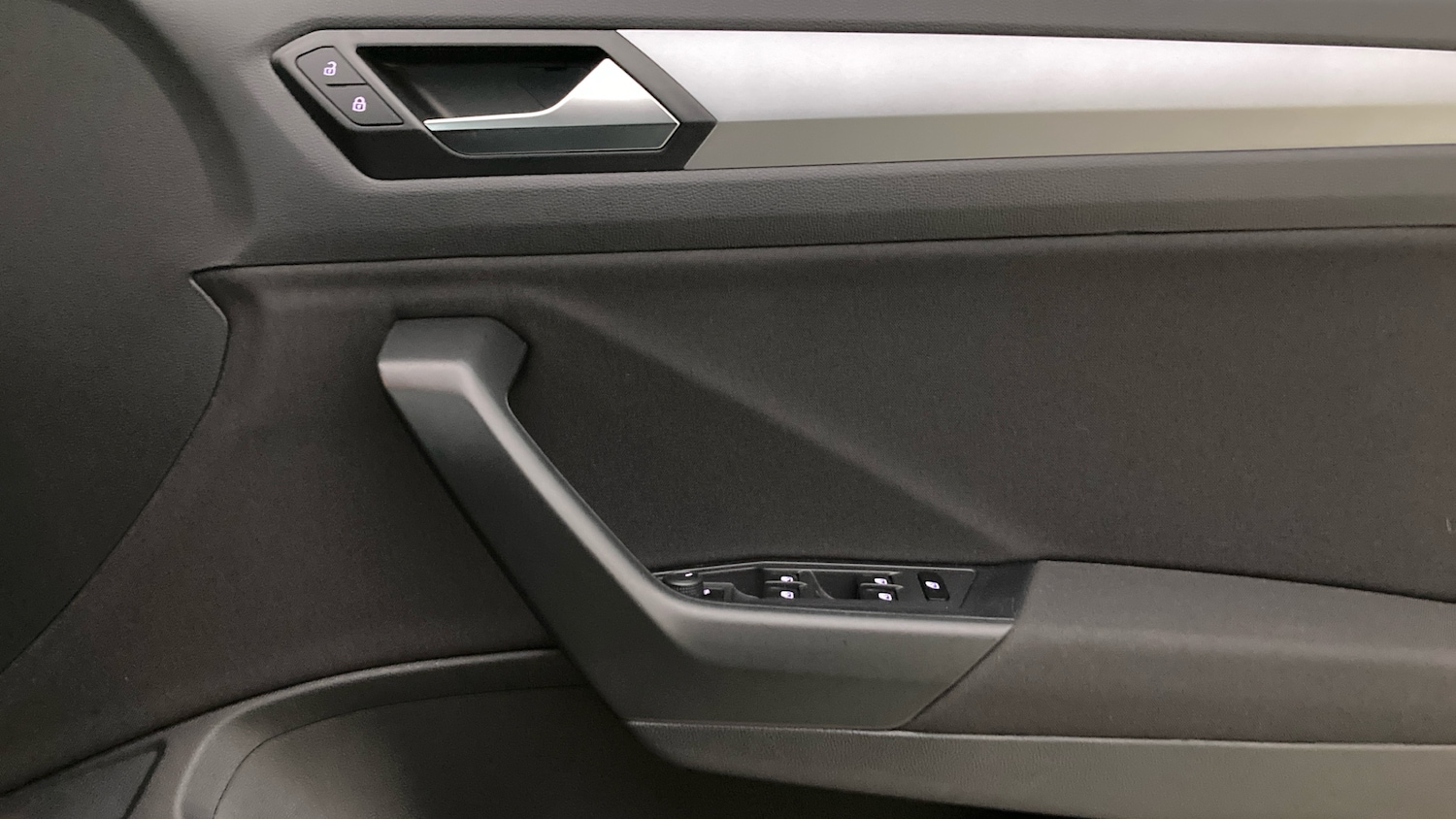 Used Volkswagen T-Roc 2023 for sale - 77691462: Photo 19