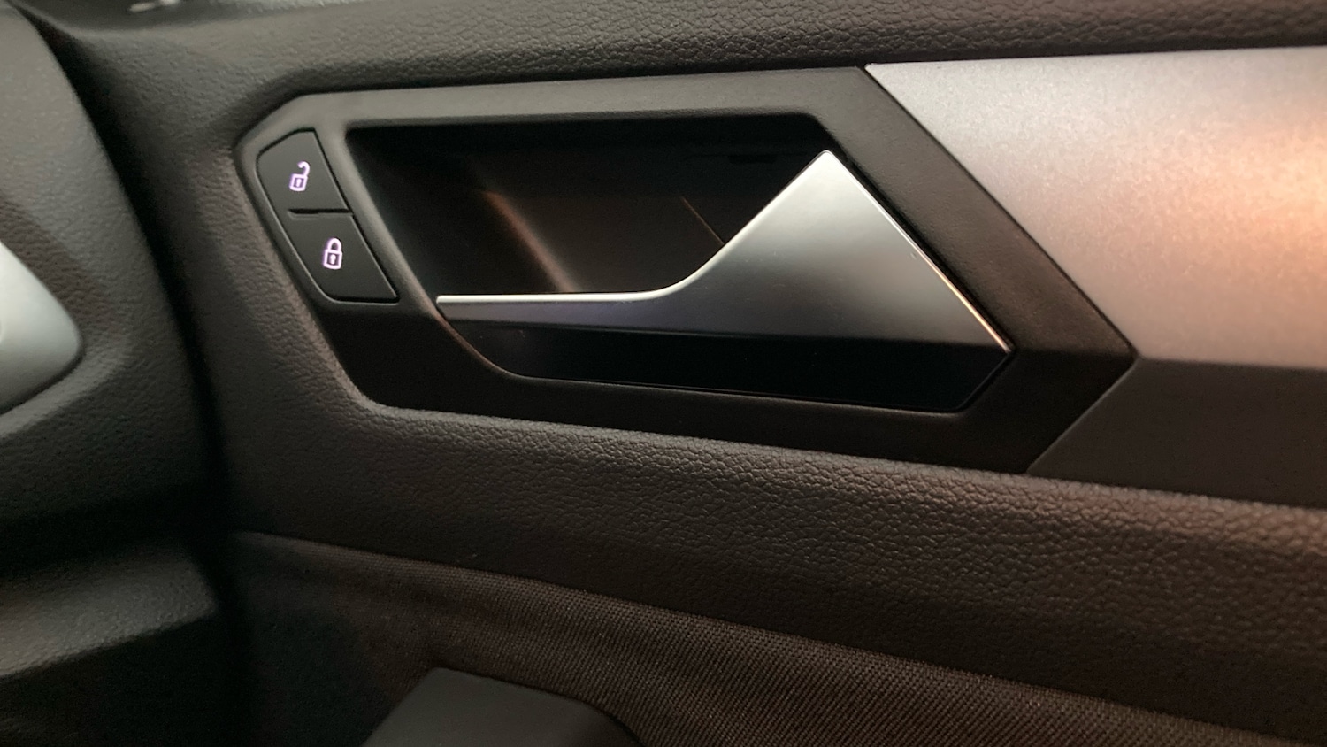 Used Volkswagen T-Roc 2023 for sale - 77691462: Photo 29