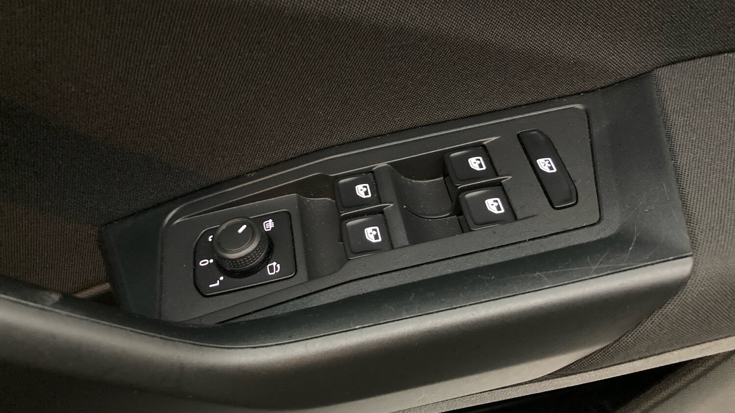 Used Volkswagen T-Roc 2023 for sale - 77691462: Photo 30