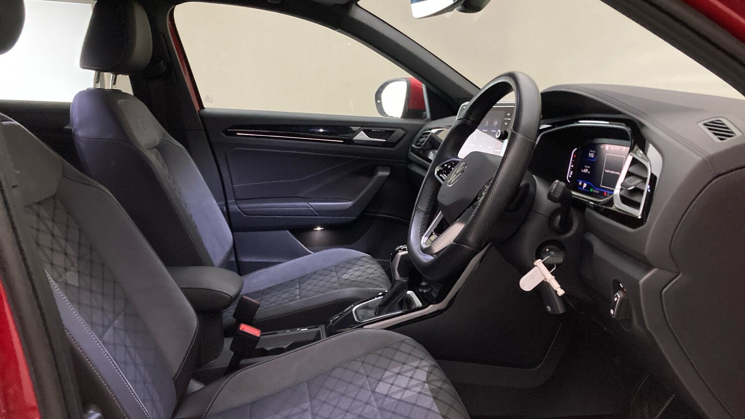 Used Volkswagen T-Roc 2023 for sale - 76127948: Photo 15